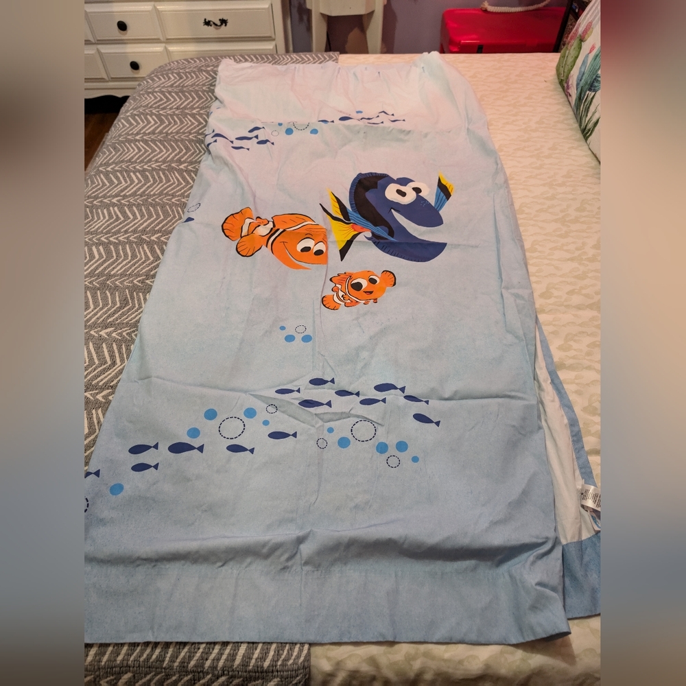 Pottery Barn Kids finding Nemo shower curtain